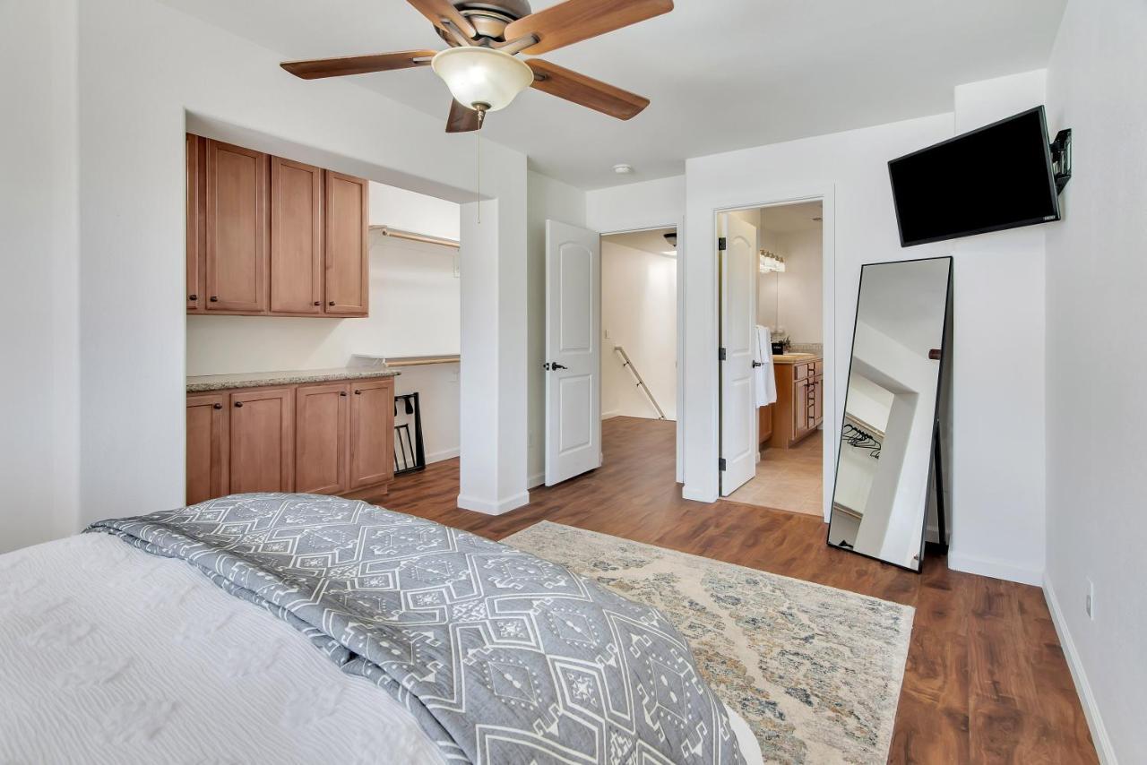 Downtown Paso: Sip N Sleepz 3 Bed/2.5 Bath Villa ปาโซโรเบิลส์ ภายนอก รูปภาพ