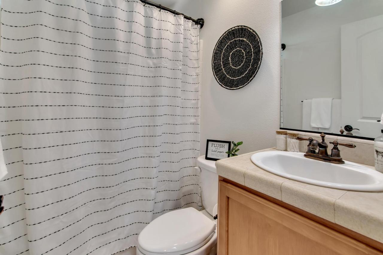 Downtown Paso: Sip N Sleepz 3 Bed/2.5 Bath Villa ปาโซโรเบิลส์ ภายนอก รูปภาพ